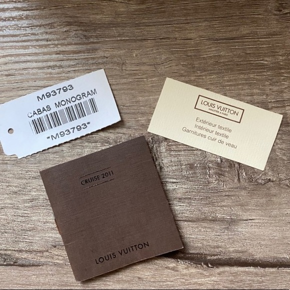 LOUIS VUITTON
Limited Edition White Monogram Sabbia Cabas GM - Picture 8 of 11